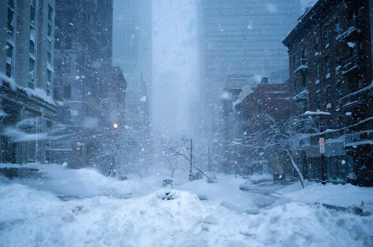 Метель может ускоряться до 20 метров в секунду.  Фото: Изображение сгенерировано нейросетью / Дмитрий Мигалин