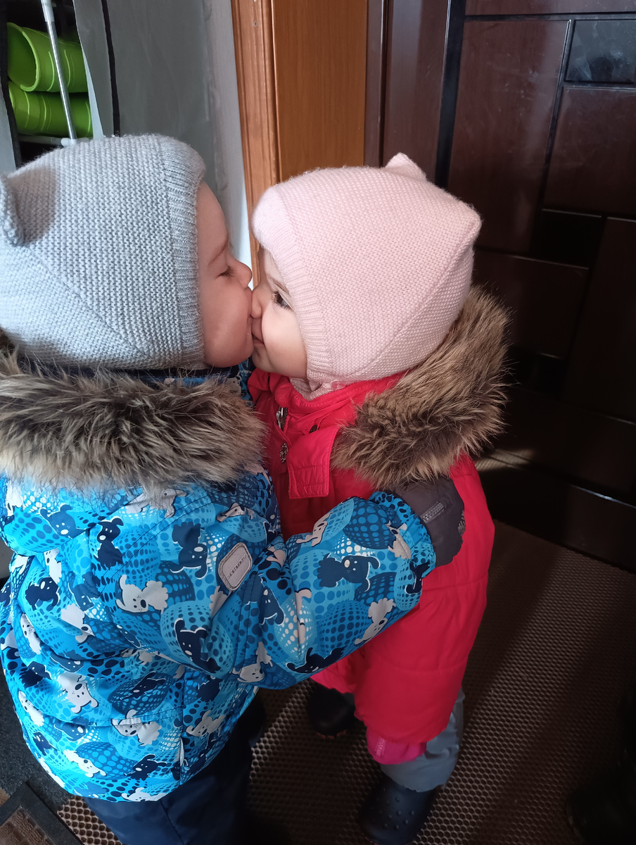 Любовь на пороге возникла