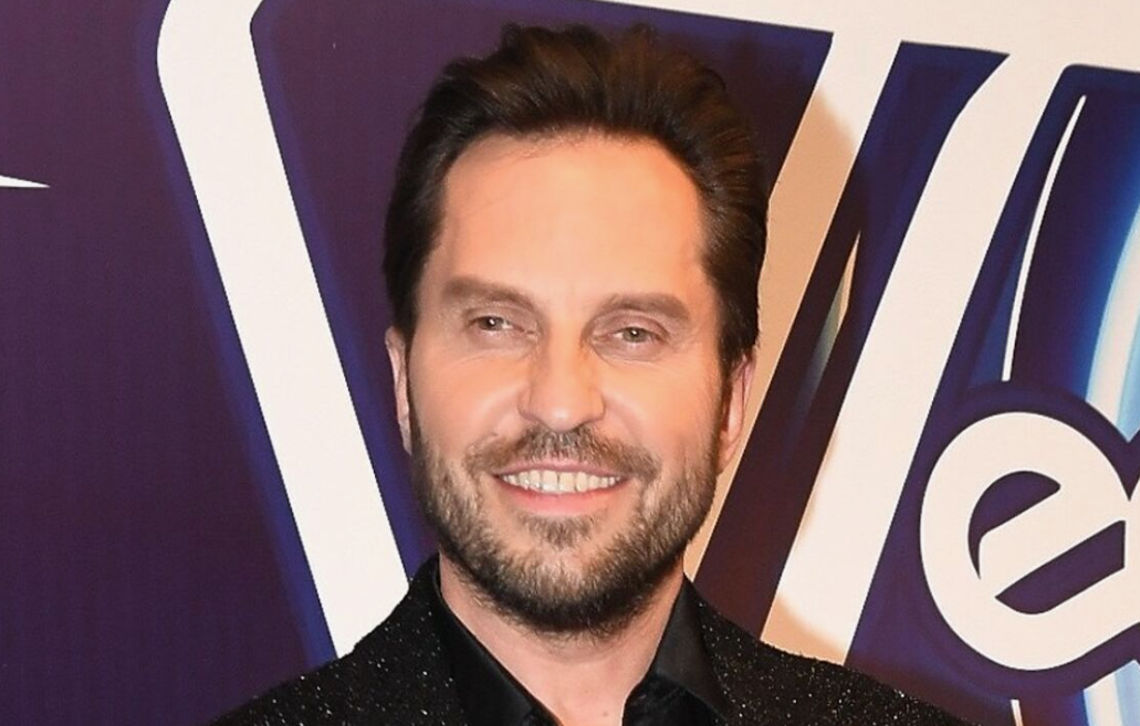 Поводов для лучезарных улыбок у Артура Пирожкова может стать меньше, если предположить, что кипрскую виллу он продаёт из-за нужды в деньгах