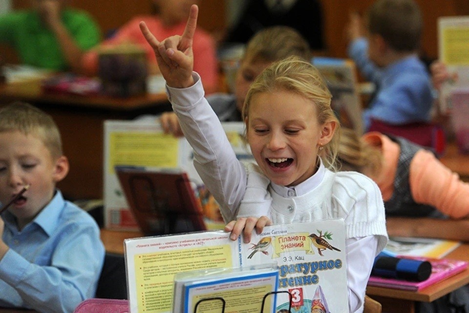    В российских школах начнут изучать новые языки: какие предметы войдут в программу Владимир ВЕЛЕНГУРИН