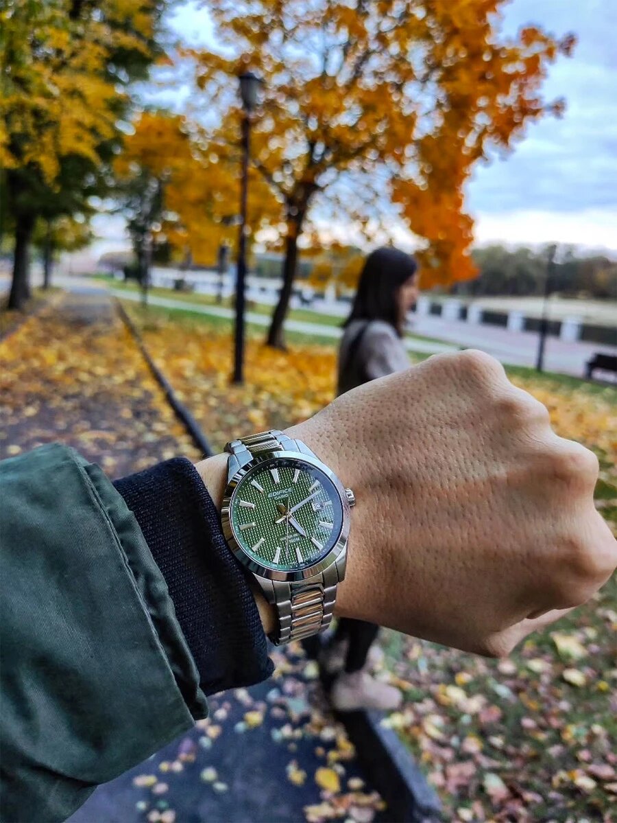 Благодаря классическому диаметру 40 мм корпус не выглядит громоздким