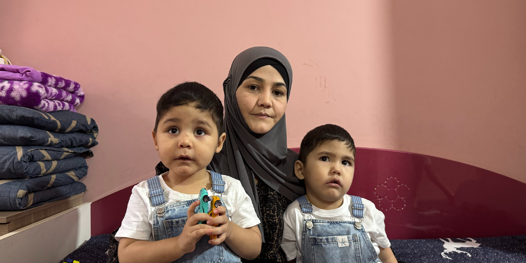 «Они даже не начали жить»: братья Исмоил и Усмон сражаются с серьёзным заболеванием крови