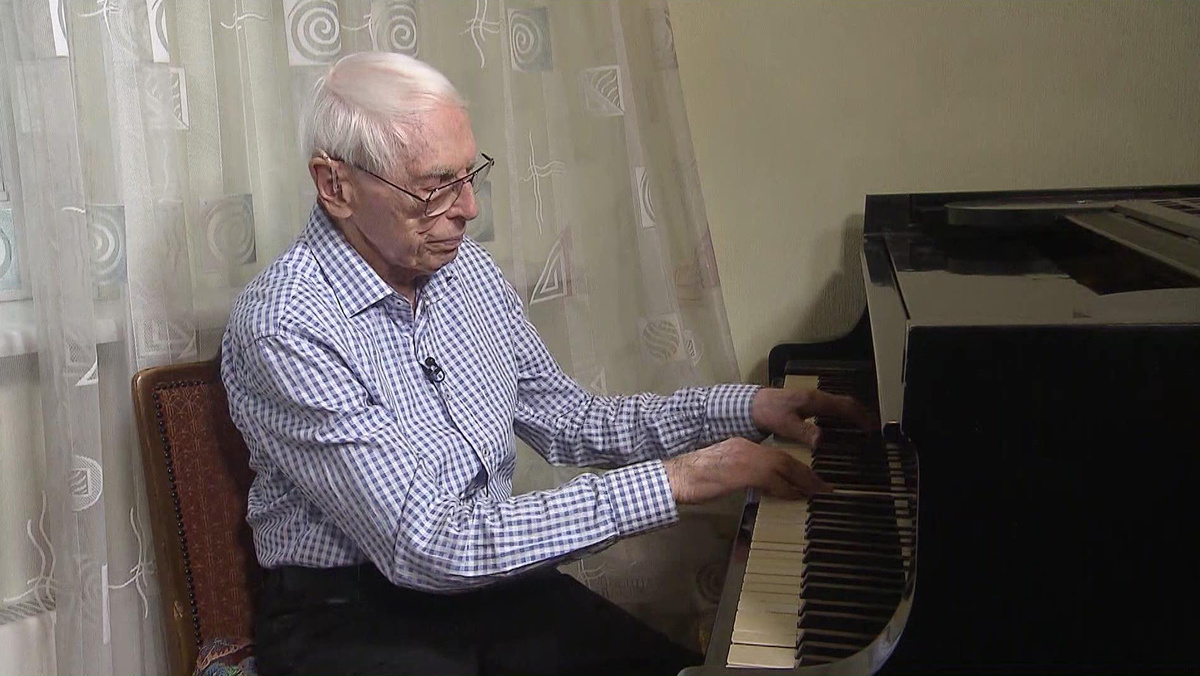    Композитор Александр Зацепин