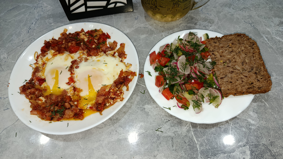 Завтрак,как всегда,простой и быстрый.заморожены