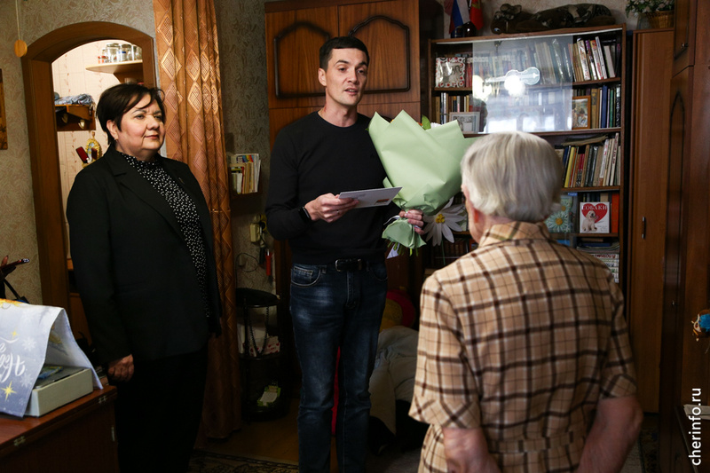    Зинаида Александровна Гришина родилась 10 марта 1926 года в селе Луковец Вологодской области