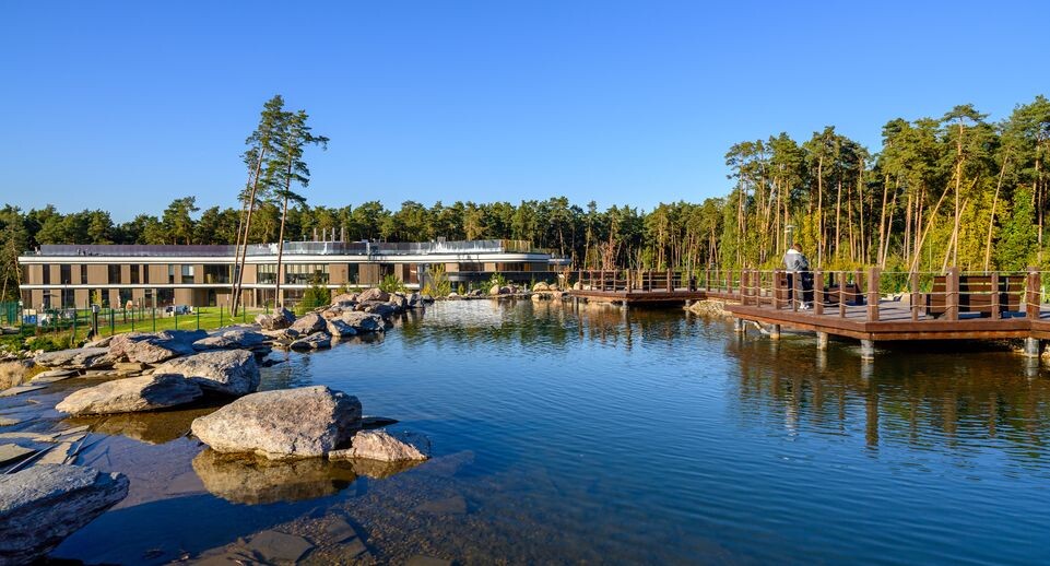   Водопад в парке Малевича осенью / Медиасток.рф