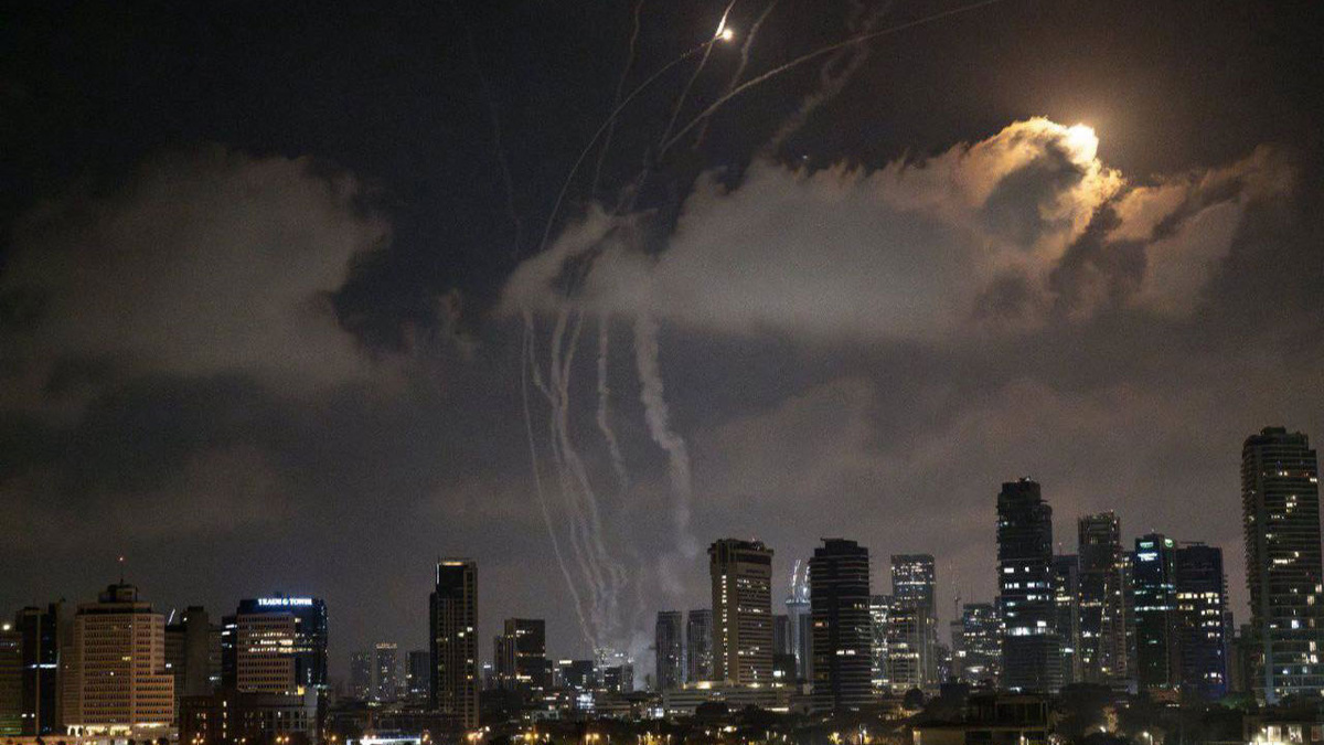    Иран наносит ракетные удары по целям в Тель-Авиве, Иерусалиме и Хайфе