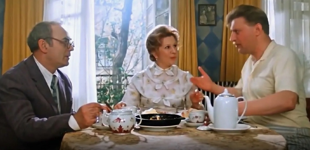 Скриншот автора. Кто за этим столом лишний, каждый решает сам.