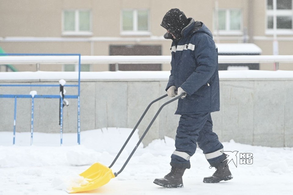    Теперь улицы города необходимо убирать от снега и мусора до 7 утра Ольга ЮШКОВА