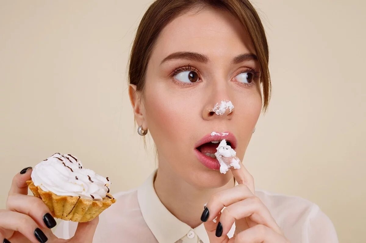    Врач Смирнова объяснила, почему после недосыпа тянет на сладкое