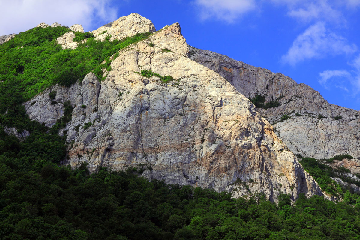 Ангарская стена Чатыр-Дага