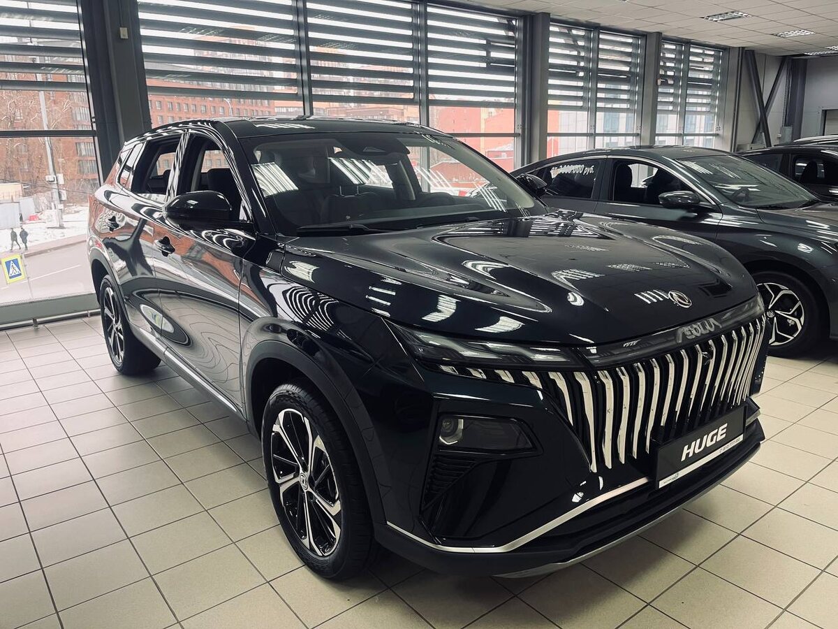 Просторный салон, турбомотор 197 л.с., клиренс 210 мм и стильный дизайн — идеально для СПб-дорог