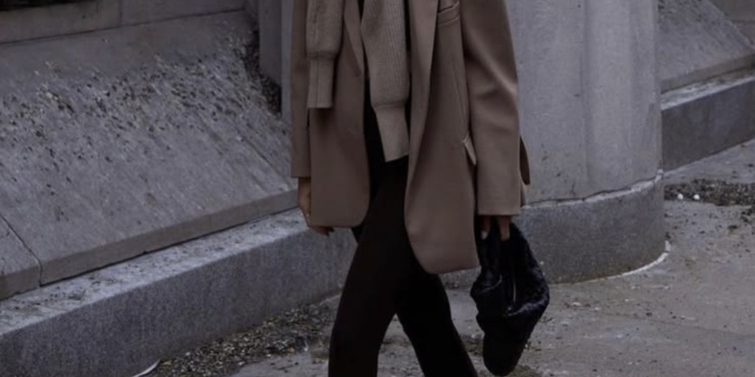 Почему леггинсы теперь носят даже с пиджаками? Рассказываю историю главного тренда