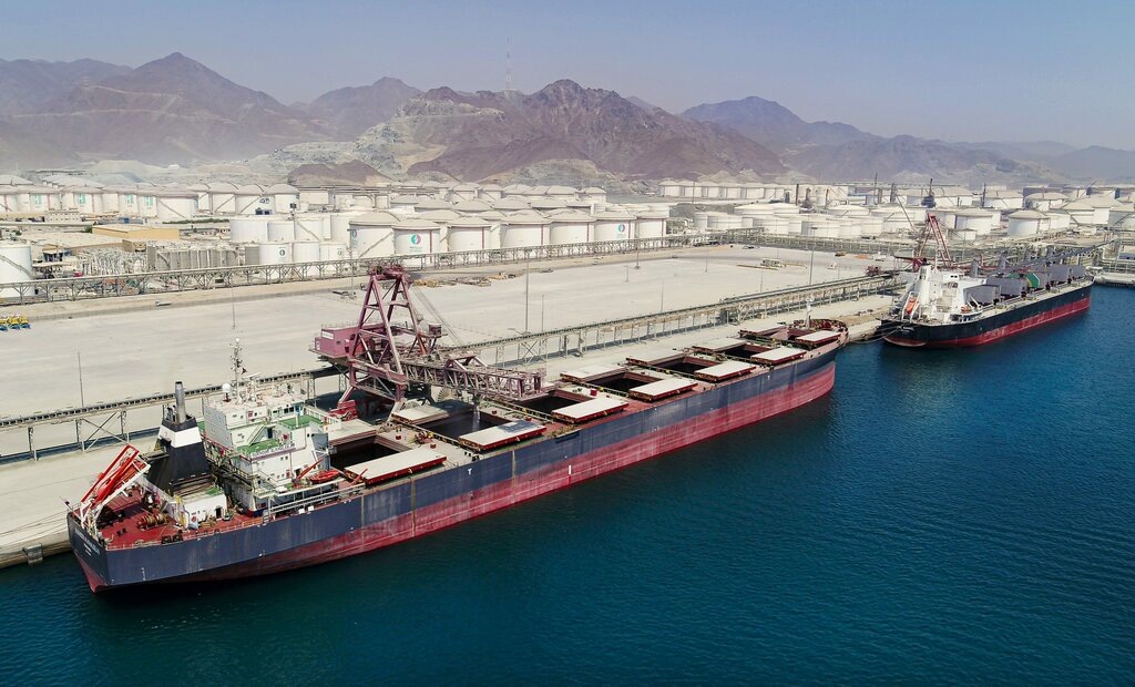 Порт в эмирате Аль-Фуджейра