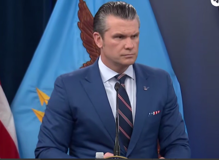    Министр войны США заявил о намерении «поставить врага на колени» и анонсировал «самые интенсивные» удары по Ирану