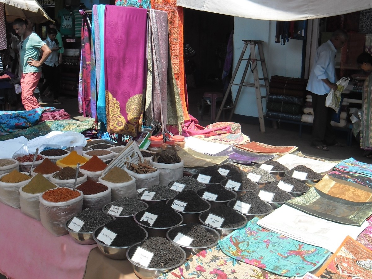 Специи на рынке в Мапсе