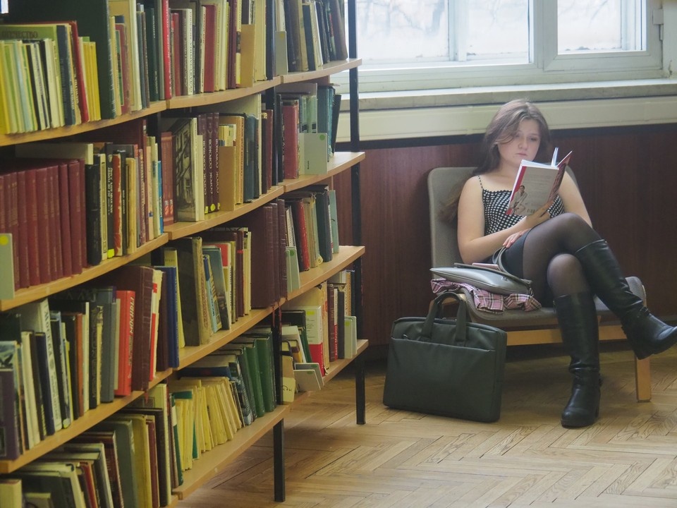    В городские библиотеки привезут новые книги Евгения ГУСЕВА