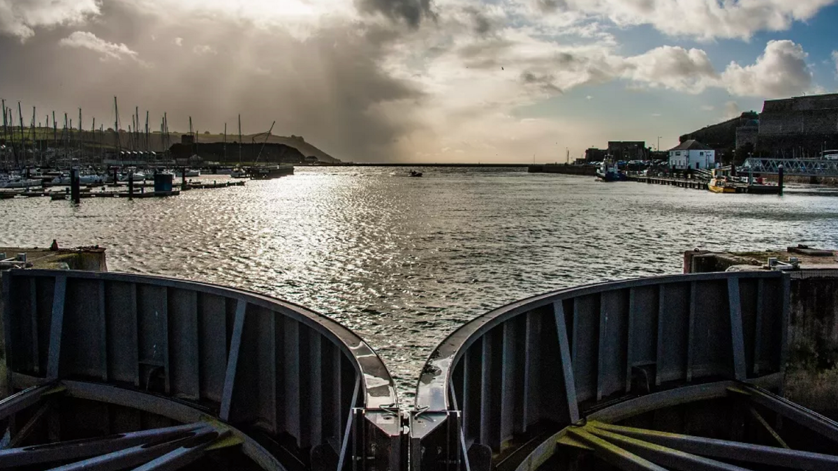 Путь меняется, центр начинает дрейфовать