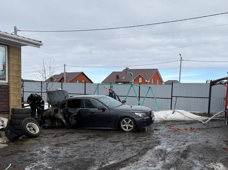     В Стрелецком загорелся «БМВ Е-60», фото: пресс-служба ГУ МЧС России по Белгородской области
