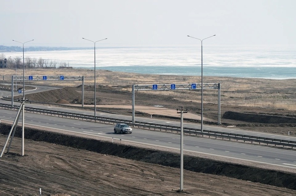    В ДНР продолжается строительство кольцевой автодороги вокруг Азовского моря Александр ИВАНОВ