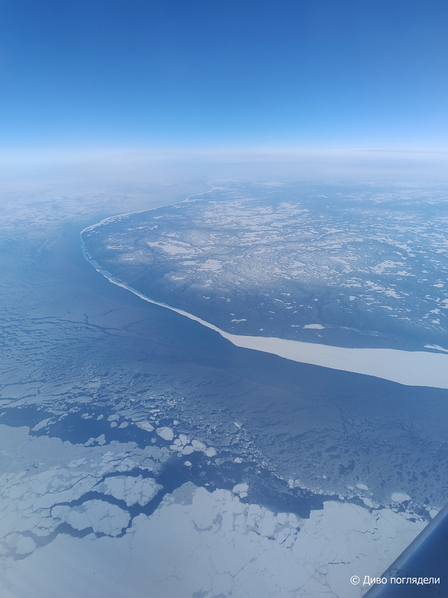 Зимний берег Белого моря.