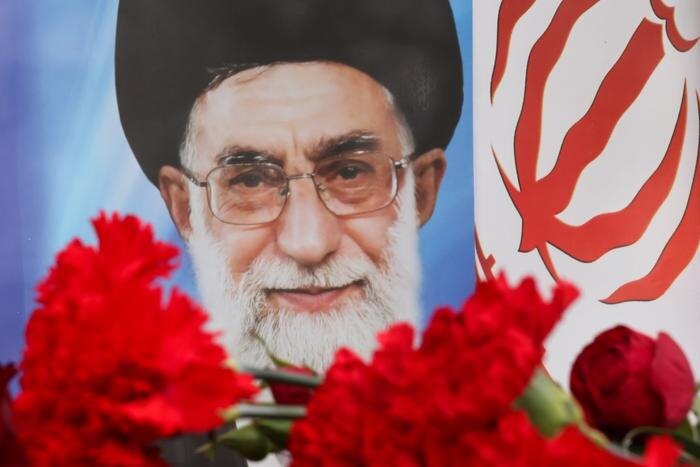 Али Хаменеи. Обложка © ТАСС / Сергей Карпухин