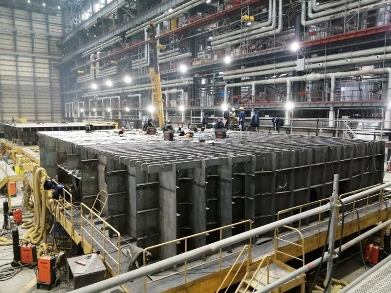 Атомный ледокол будет оснащен двумя реакторными установками «РИТМ-400» мощностью 315 МВт. Спуск на воду запланирован на 2028 год. Источник: официальный сайт «Росатомфлот» Мурманск.