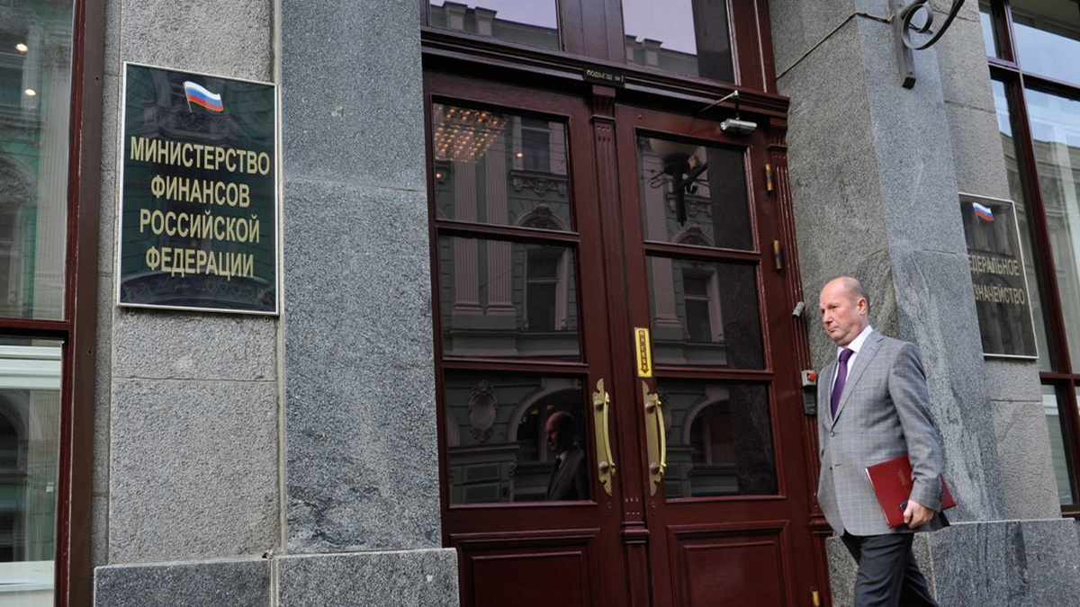 Минфин готовит новые ограничения для найма иностранных специалистов