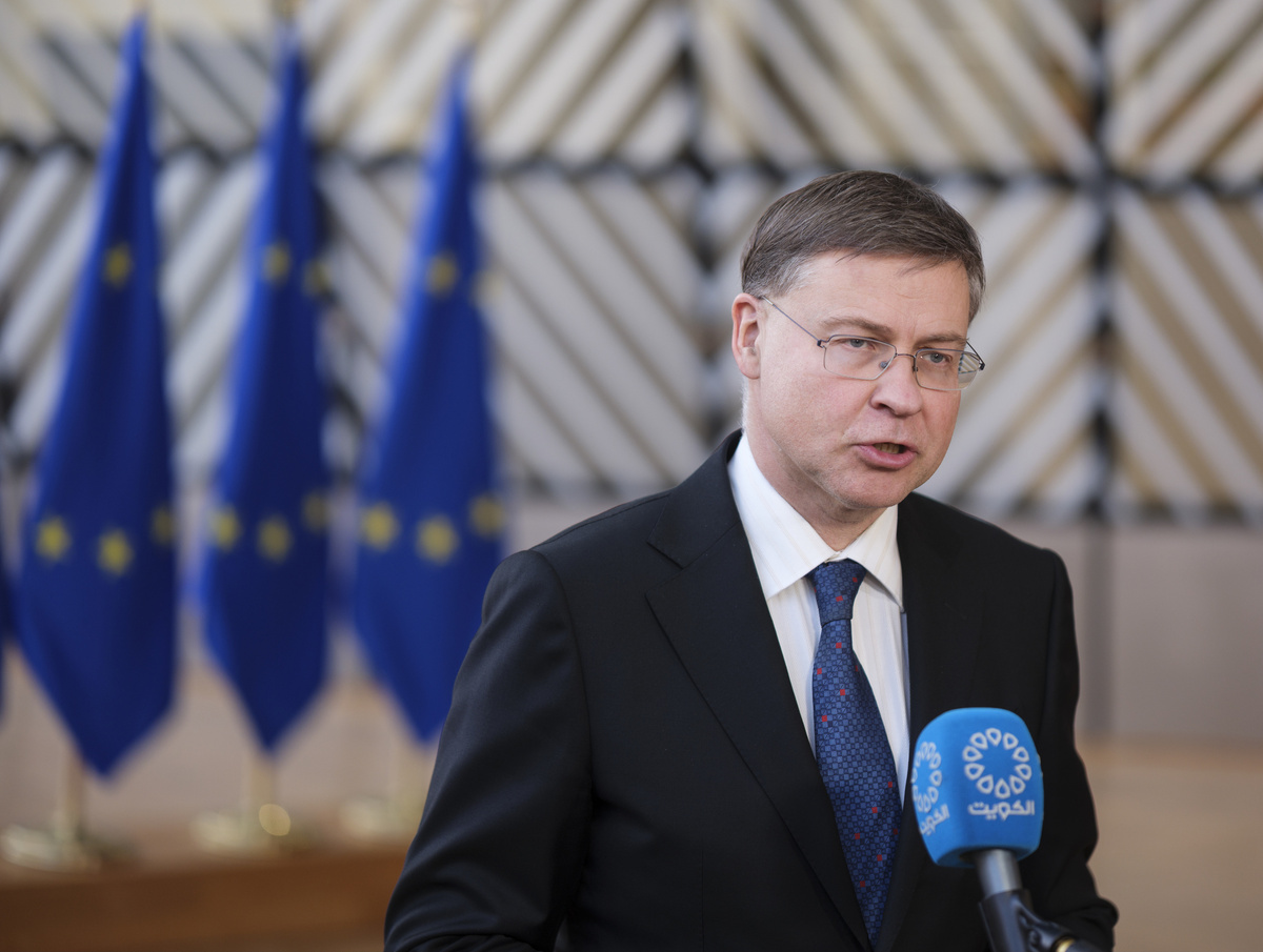     Еврокомиссар по экономике Валдис Домбровскис / Gettyimages.ru / Thierry Monasse
