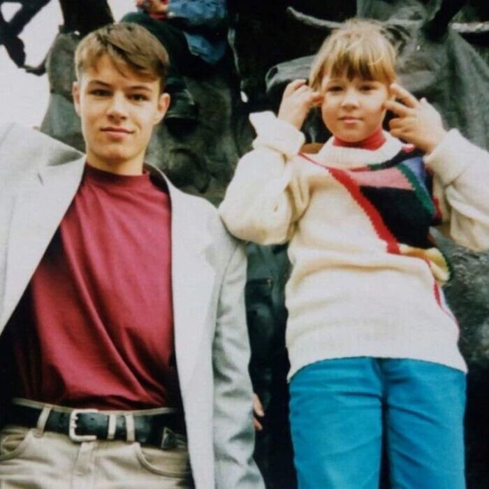    Маленький Женя Пронин с сестрой: кто бы мог подумать, что этот мальчик станет известным актёром?