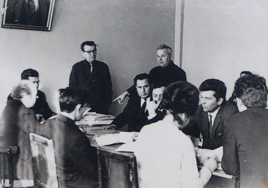 г. Белебей. ОМЗ. Совещание в кабинете директора. Принятие заводского годового плана. 1977 год.