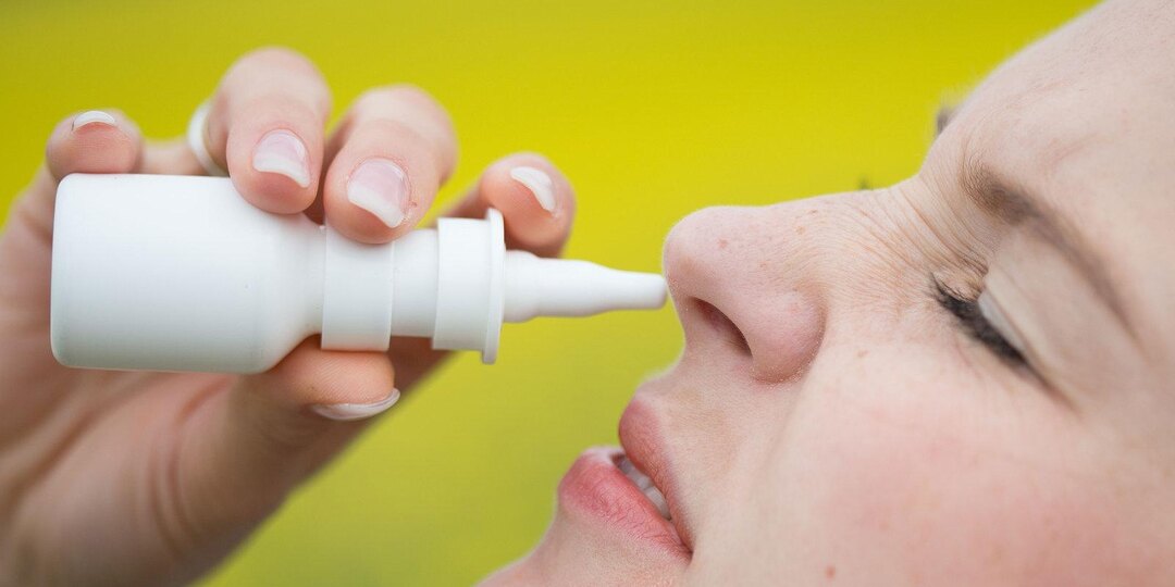 Не лить, а равномерно распределять: особенности увлажнения слизистой носа