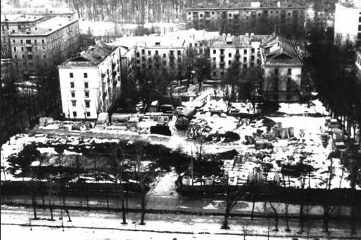 Снос домов Минтяжстроя вдоль Нижней Первомайской улицы. Фото А. Родионова, 1991 г. Источник: pastvu.com