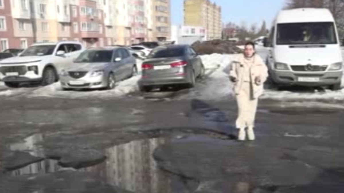    С приходом весны появилась проблема ям на дорогах Курска