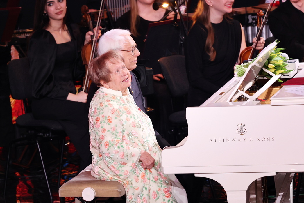     Александра Пахмутова и Александр Зацепин