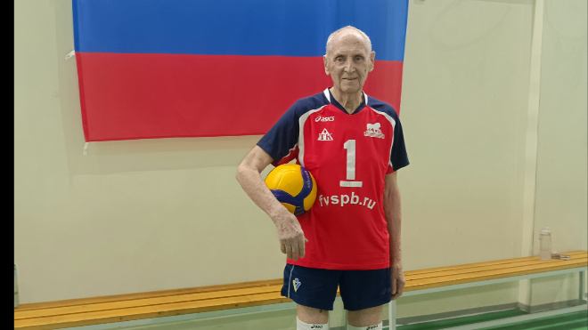 Фото: https://knigarekordovrossii.ru/rekordy/vozrast/naibolshiy-vozrast-deystvuyushchego-voleybolista-v-rossii/?sphrase_id=126436#lg=1&slide=0