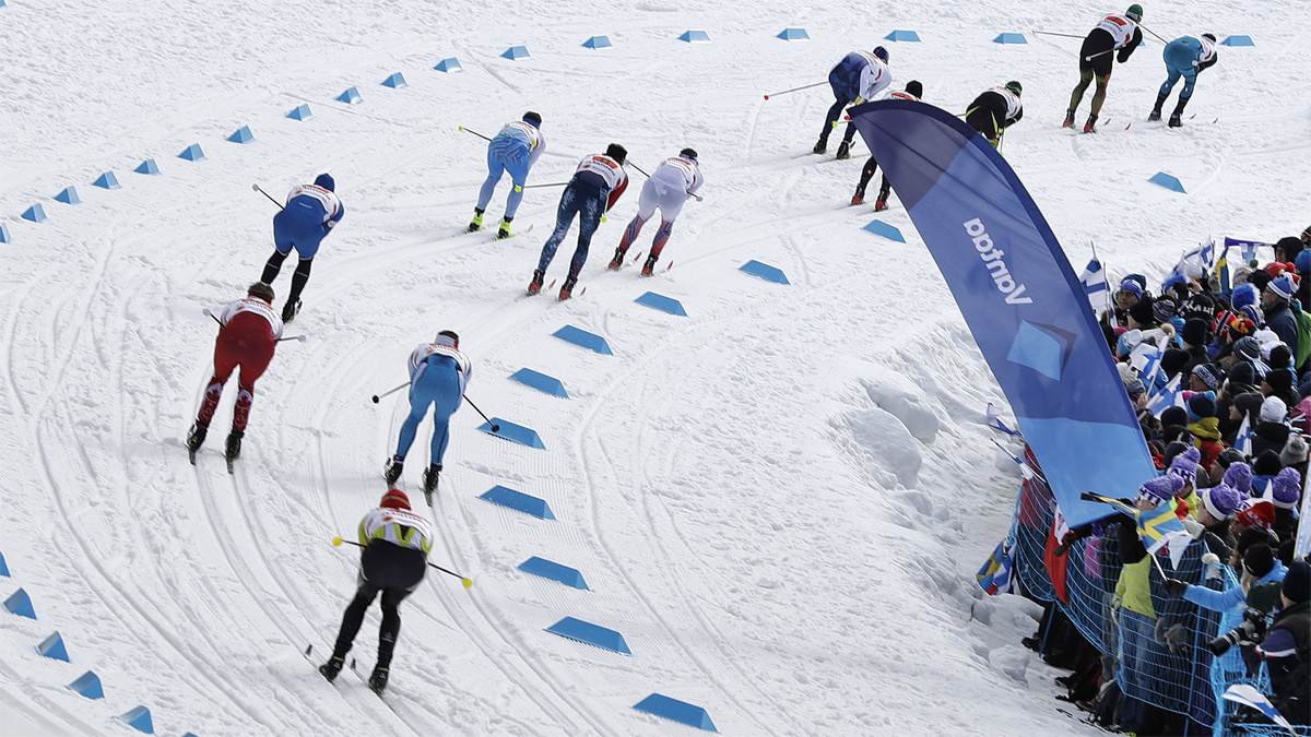    Лыжные гонки лыжи мужская эстафета без привязки - фото АР