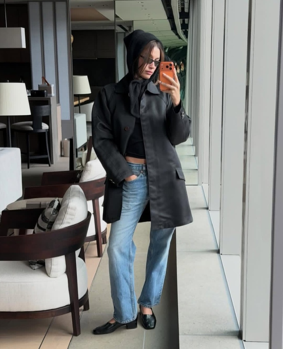 Контрасты денима и драпировки: уютный шик