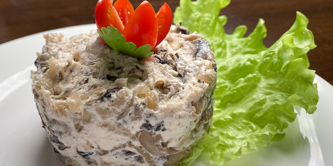 Салат «Дубок» с курицей и шампиньонами
