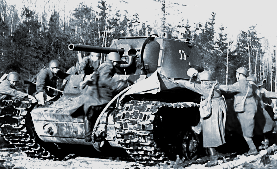 Красноармейцы готовятся к атаке на броне КВ, 1942 г.