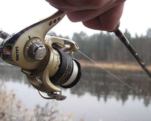 Дорогая универсальная катушка для спиннинга, которая гарантированно испортит отдых на реке даже опытному рыболову.
