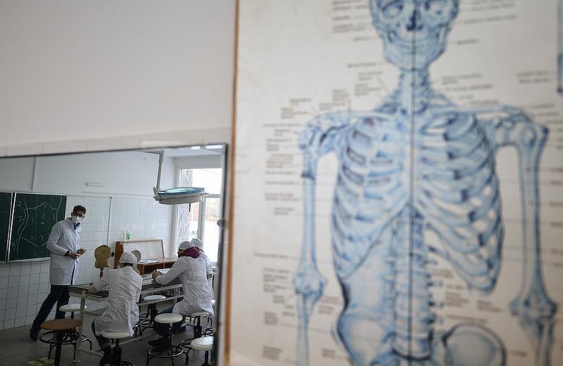 Нехватку кадров в здравоохранении надо решать, делая профессию врача привлекательной, а не принуждением!