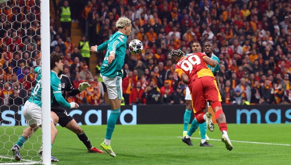    Марио Лемина забил в ворота «Ливерпуля». Фото: Reuters