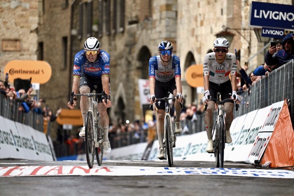 Матье ван дер Пул (слева), Джулио Пеллиццари (в центре) и Айзек Дель Торо  📷
