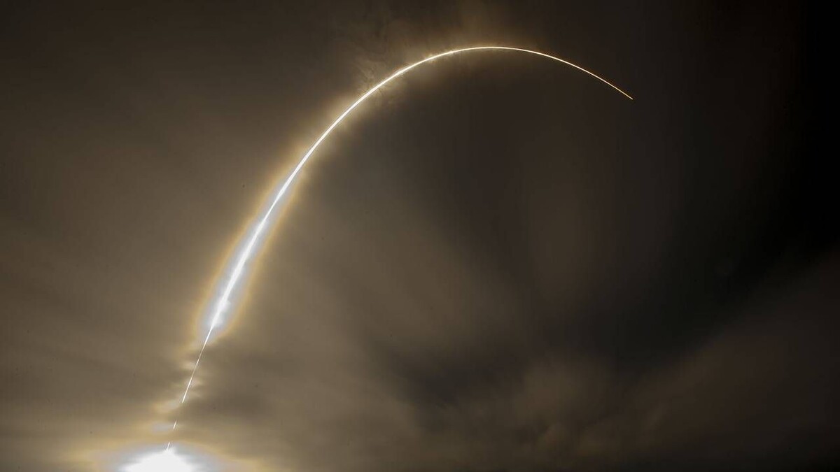     Ракетный удар   
(cc) SpaceX-Imagery