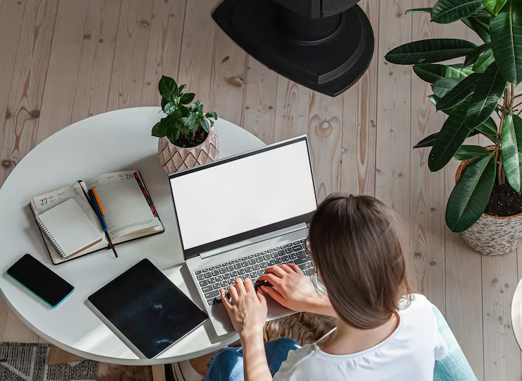 "Работа из дома": насколько это реально, стабильно и честно