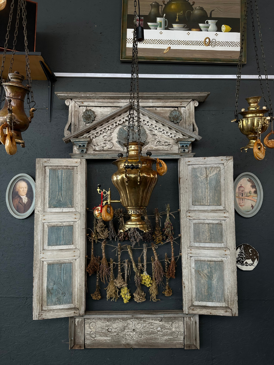 Декор в ресторане Марк и Лев по дороге в деревню 