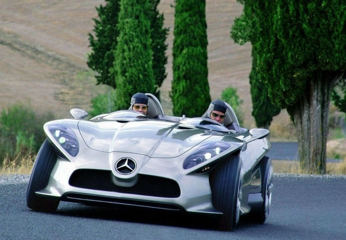 Mercedes-Benz F400 Carving снабжен регулируемой подвеской с компьютерным управлением. Фото: auto.vercity.ru