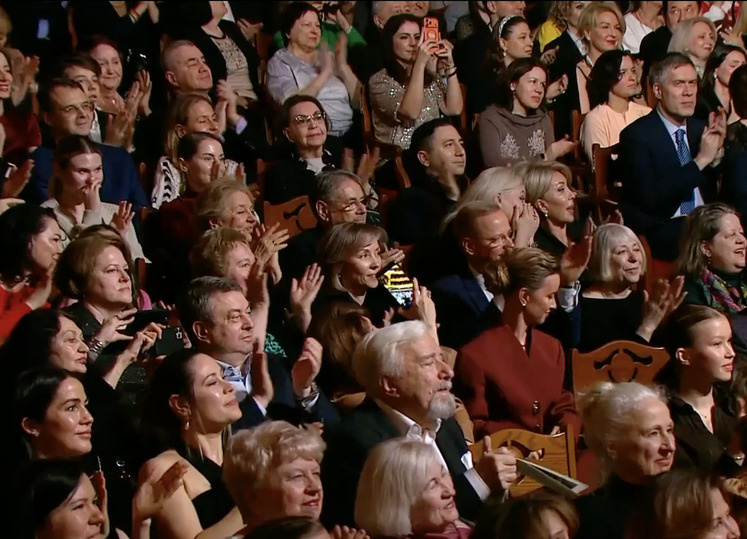 Московский бомонд расположился в партере Большого.