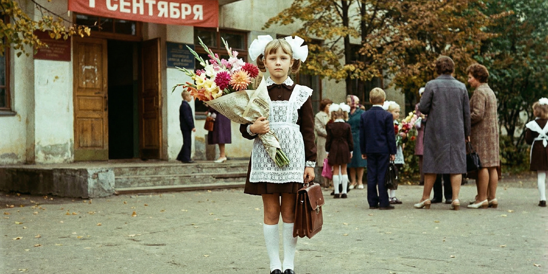 Что носили в СССР. От школьной формы до финских сапог